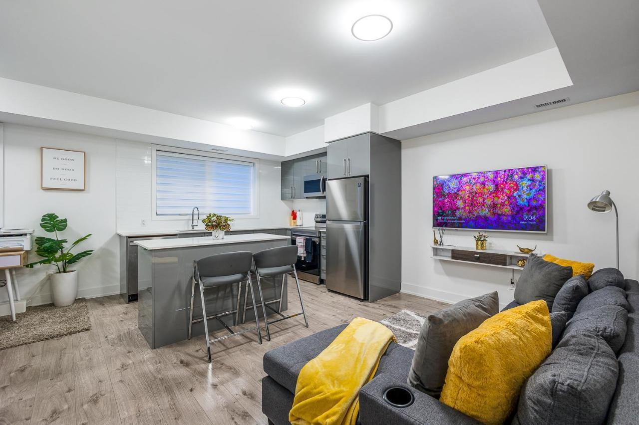 Exquisite 2 Bedroom Apt, Mins To The Falls. Appartement Niagara Falls